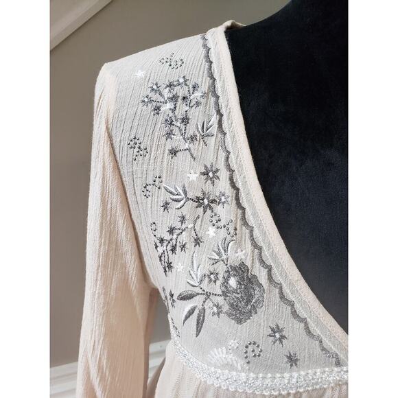 Jolt Top Blouse Women's XL Beige Floral Lace Overlay Rayon Long Sleeve V Neck - Picture 9 of 11